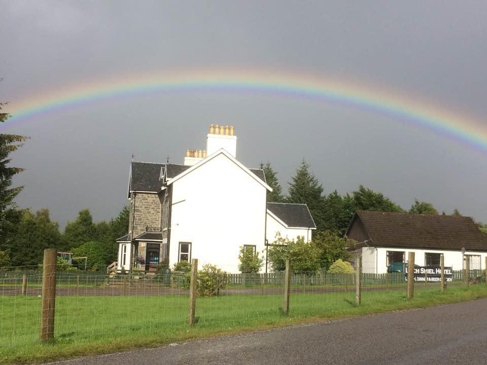Loch Shiel Hotel أكاريكيل المظهر الخارجي الصورة